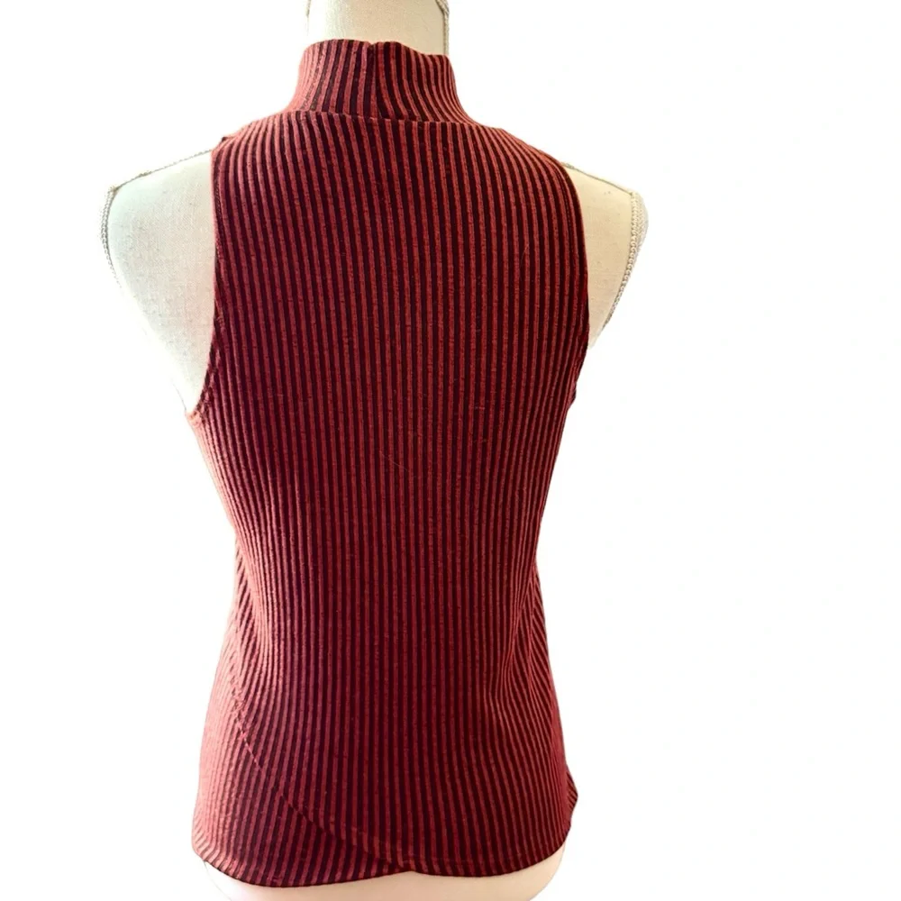 Sleeveless top - Picture 3 of 4